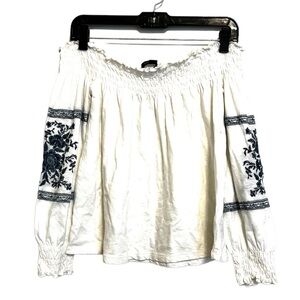 2/$15 American Eagle - White & Blue Boho Off Shoulder Embroidered Top – SP